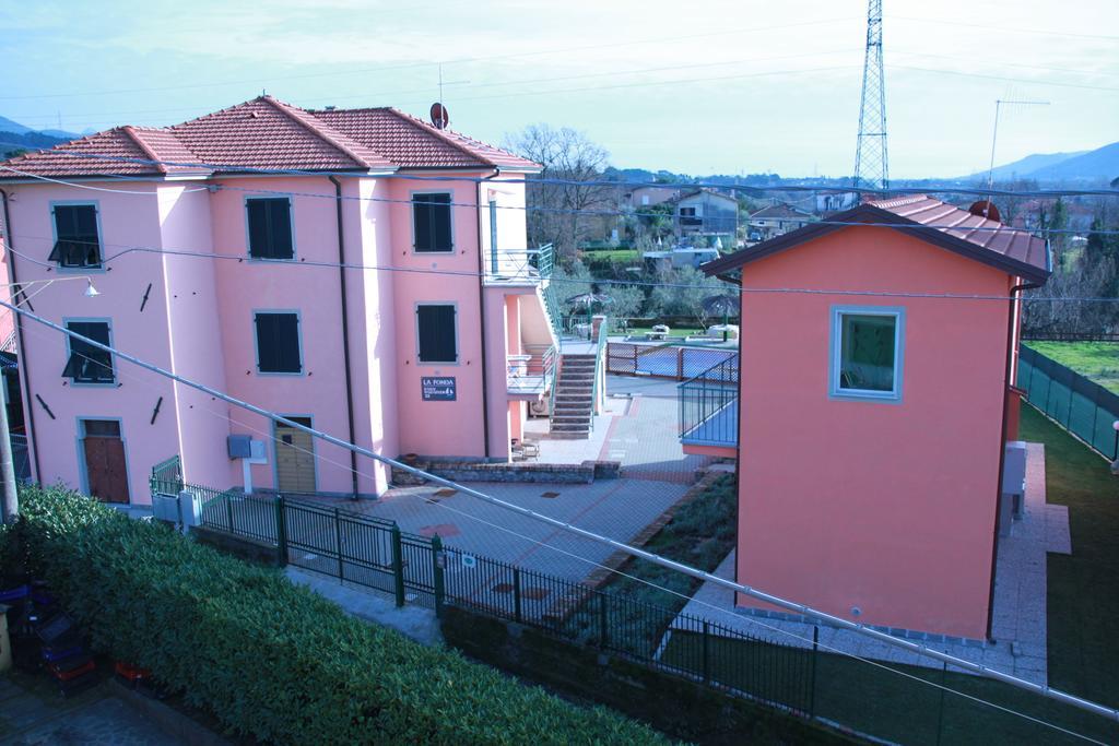 La Fonda Casa Vacanze-Appartamenti Con Piscina Santo Stefano di Magra Exterior photo