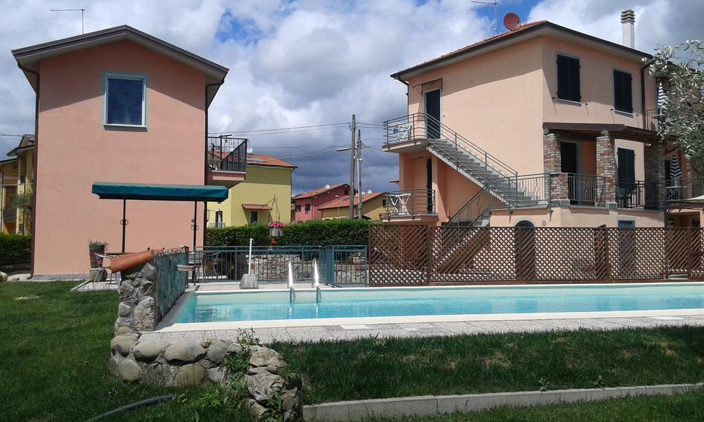 La Fonda Casa Vacanze-Appartamenti Con Piscina Santo Stefano di Magra Exterior photo