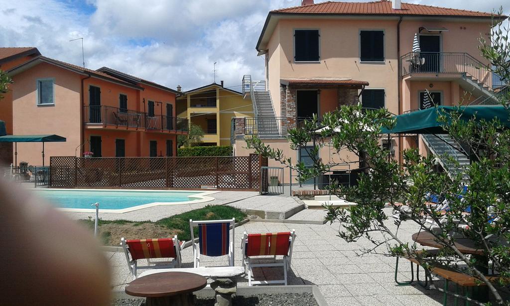 La Fonda Casa Vacanze-Appartamenti Con Piscina Santo Stefano di Magra Exterior photo